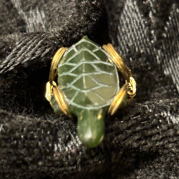 NWOT “ SALE” JADE TURTLE RING - Picture 11 of 11